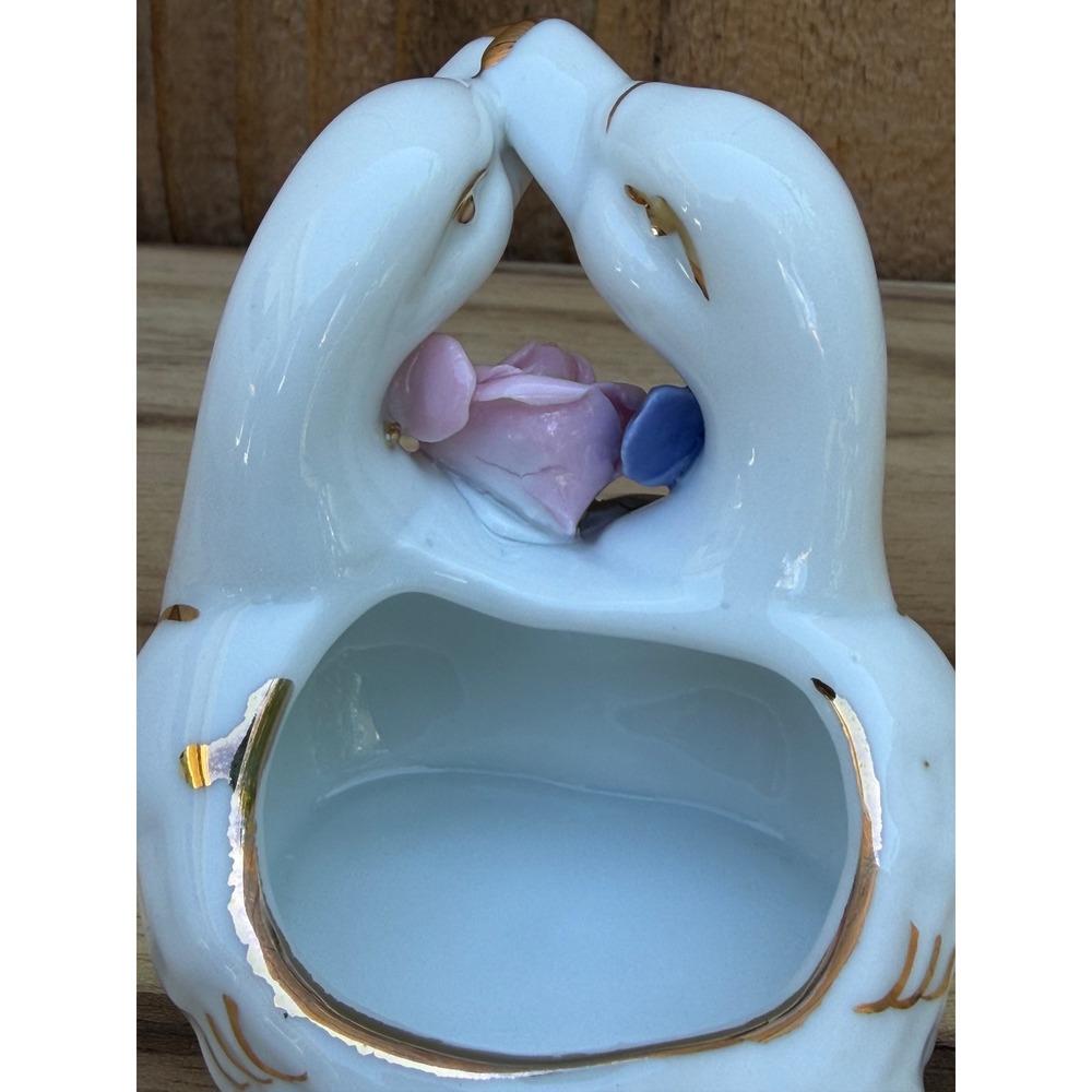 White Swans & roses trinket dish, plater, romance, figurine - Picture 5 of 8